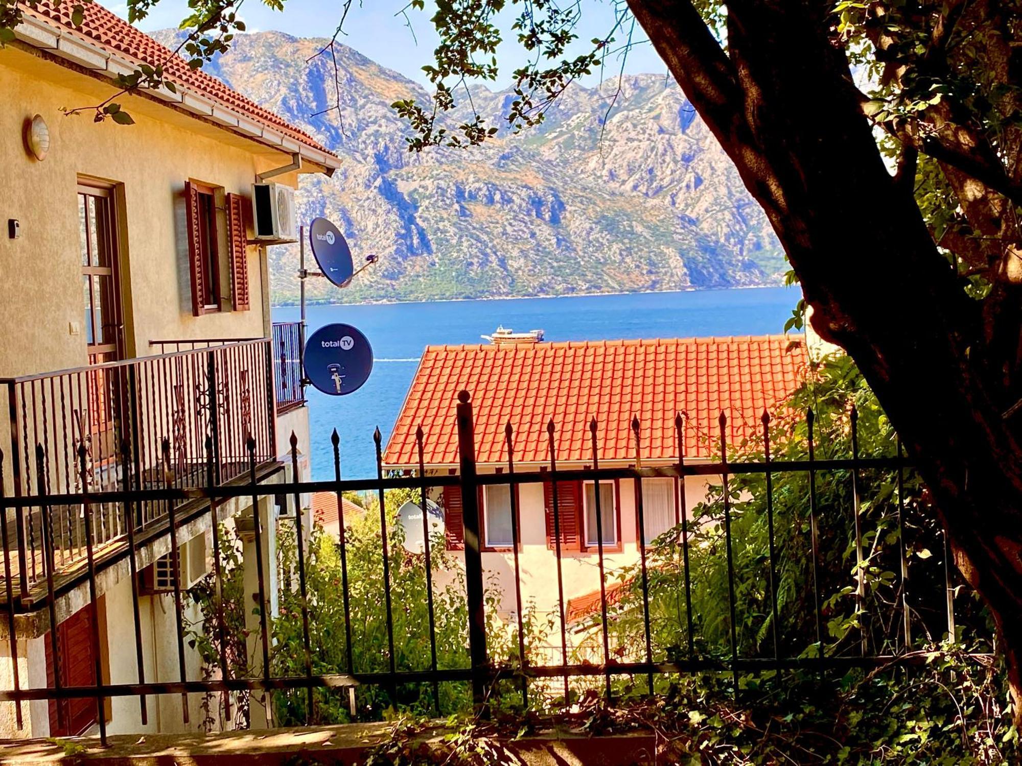 Villa Svetlana Prčanj Eksteriør bilde